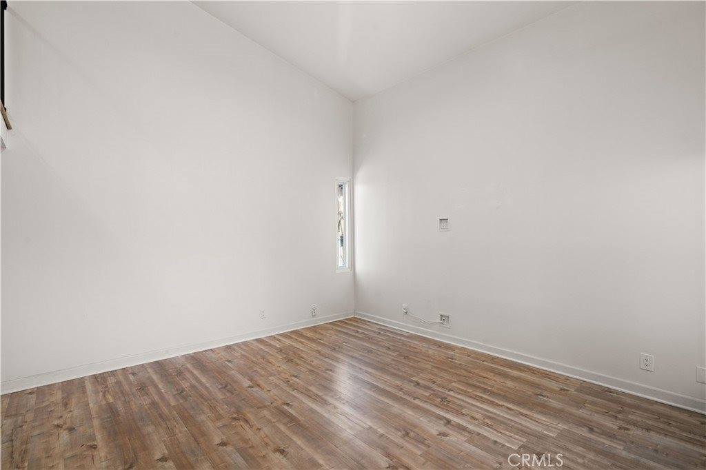 320 East Stocker Street, Glendale, CA 91207