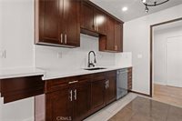 320 East Stocker Street, Glendale, CA 91207