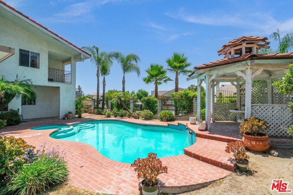 3411 Haven Way, Burbank, CA 91504