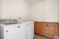 3411 Haven Way, Burbank, CA 91504