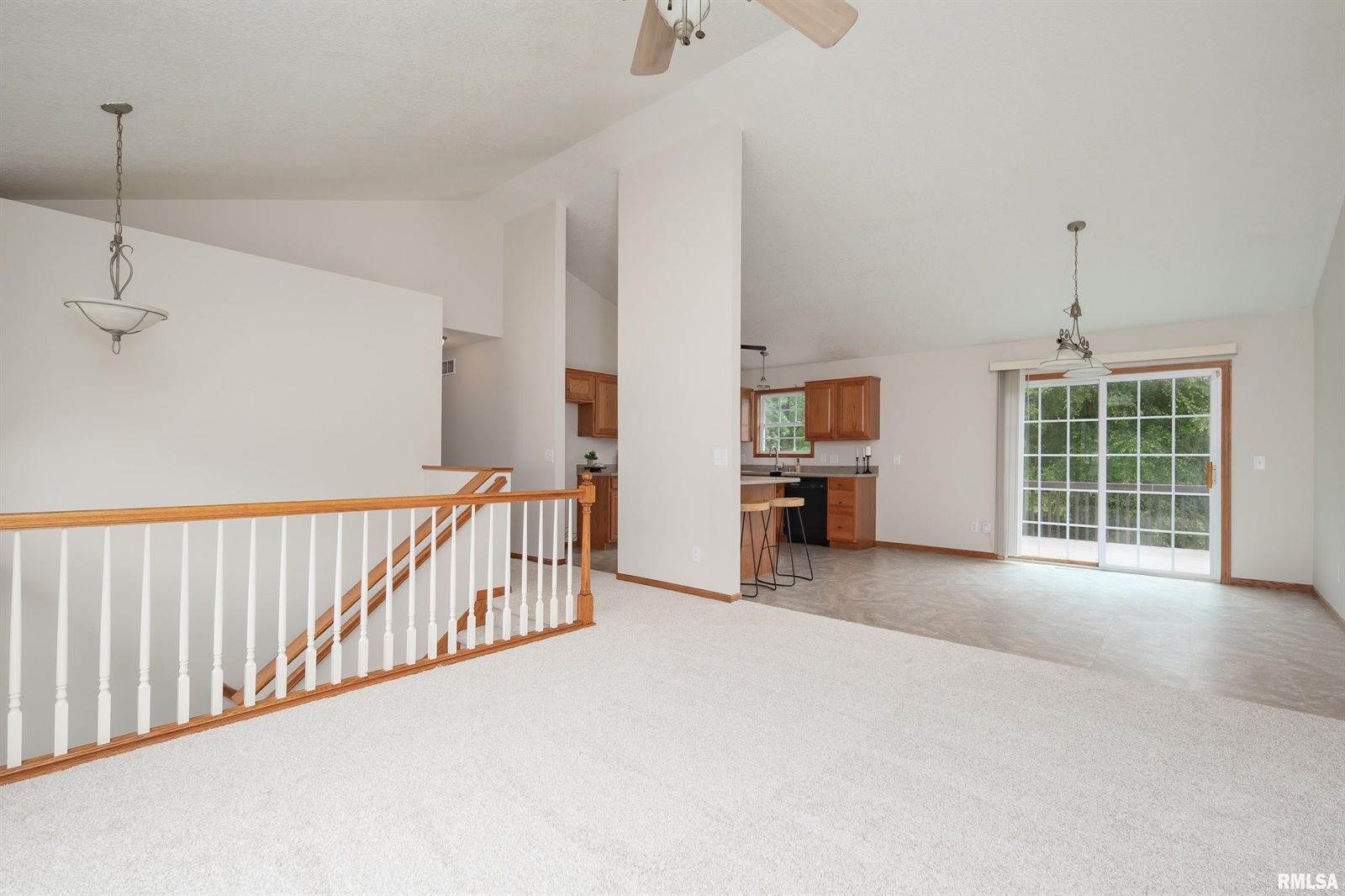 5804 Hillandale Road, Davenport, IA 52806