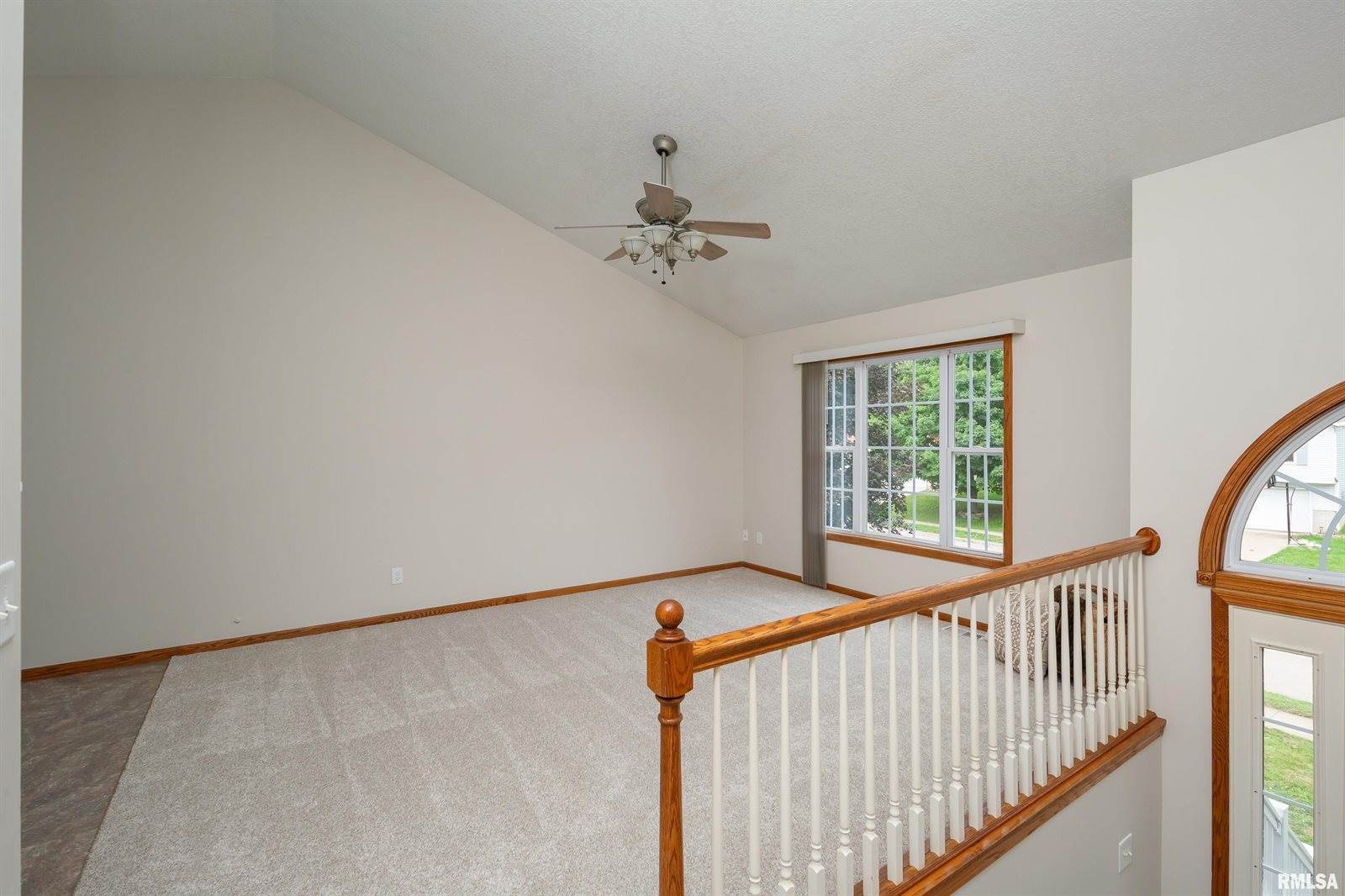 5804 Hillandale Road, Davenport, IA 52806