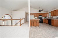 5804 Hillandale Road, Davenport, IA 52806