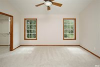 5804 Hillandale Road, Davenport, IA 52806