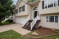 5804 Hillandale Road, Davenport, IA 52806