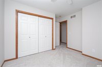 5804 Hillandale Road, Davenport, IA 52806