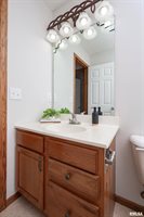 5804 Hillandale Road, Davenport, IA 52806