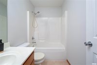 5804 Hillandale Road, Davenport, IA 52806