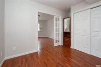 5804 Hillandale Road, Davenport, IA 52806