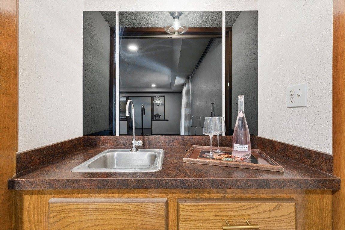 713 Rolling Hills Terrace, Edmond, OK 73012