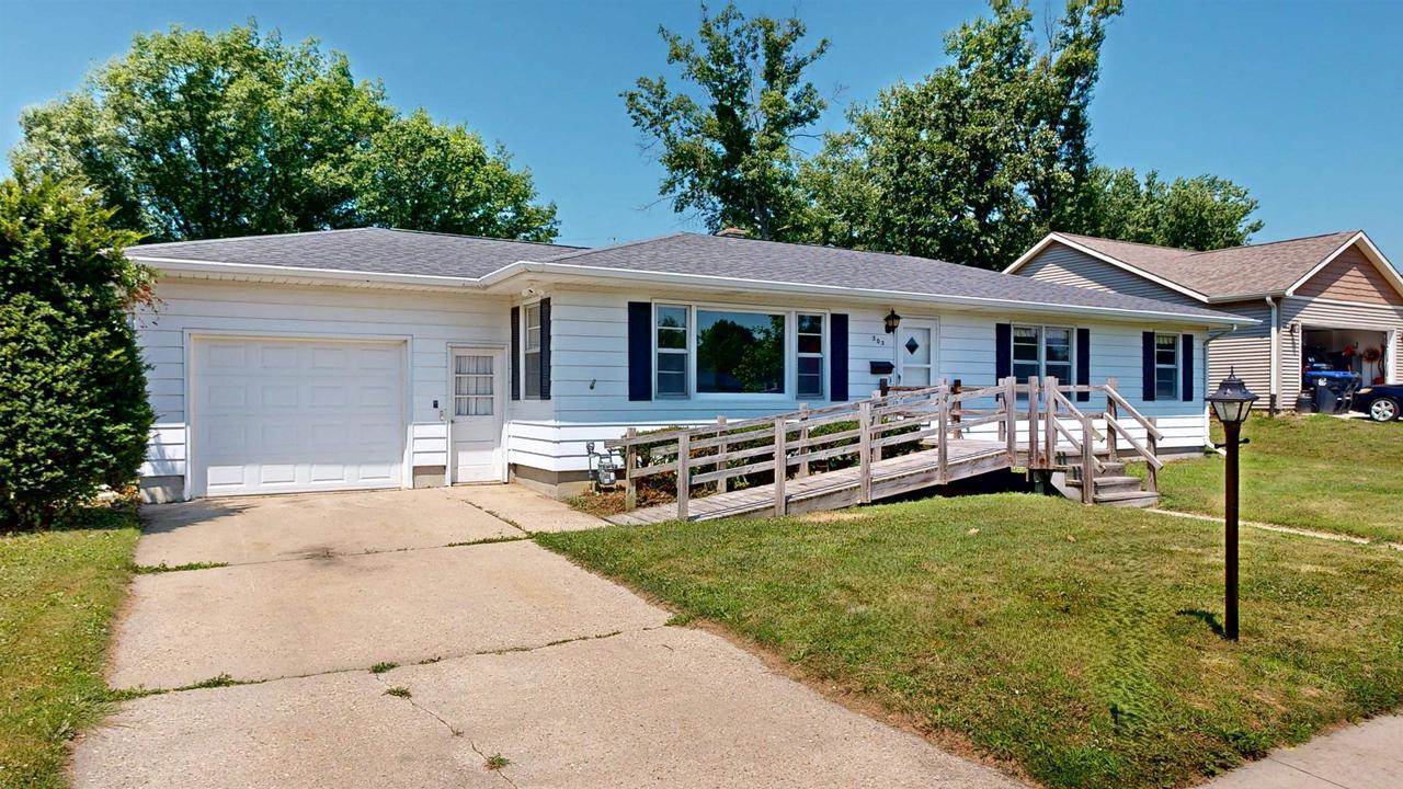 303 Memorial Drive, Fort Atkinson, WI 53538