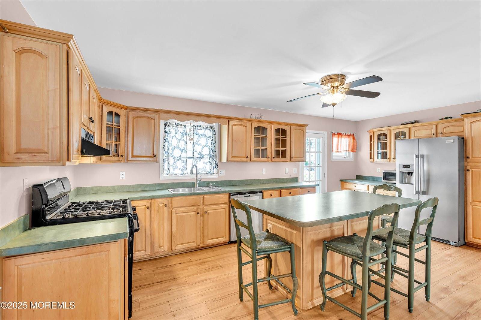 27 1/2 Atlantic Avenue, Bradley Beach, NJ 07720