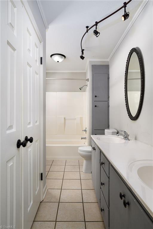 692 Beauchamp Road, Advance, NC 27006