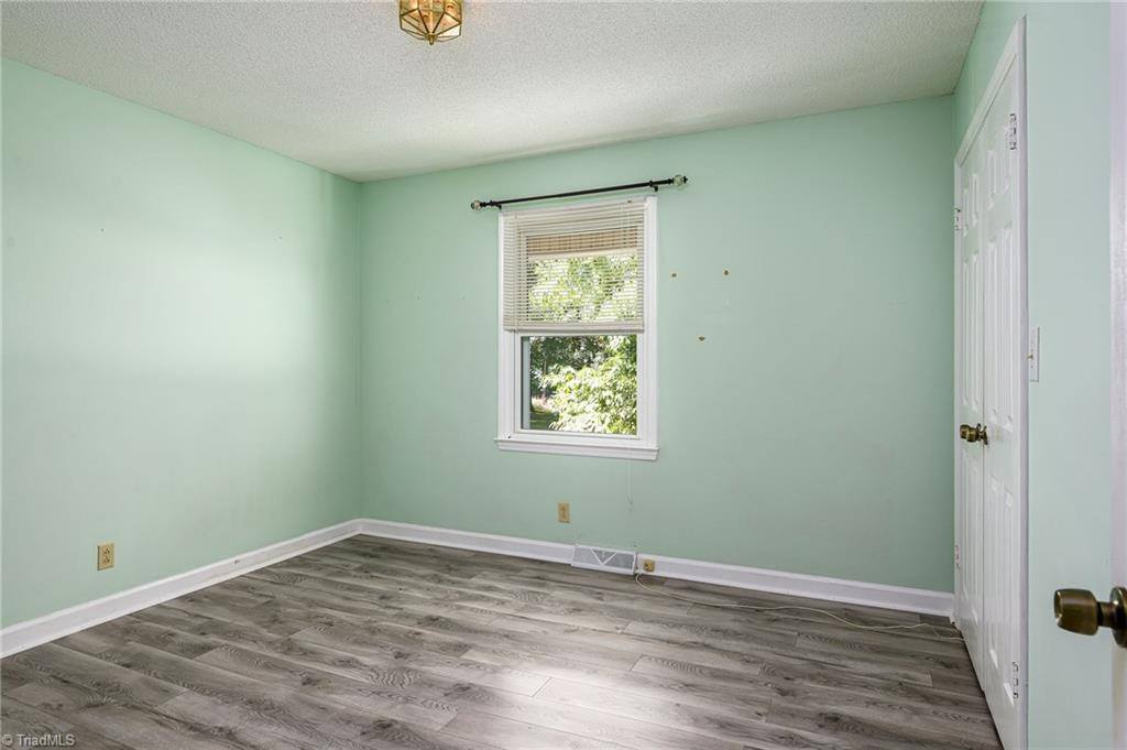 692 Beauchamp Road, Advance, NC 27006