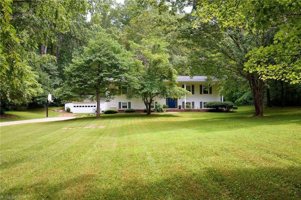 692 Beauchamp Road, Advance, NC 27006
