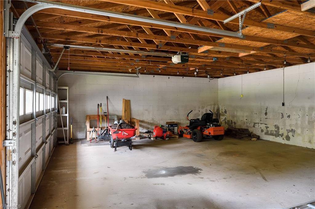 692 Beauchamp Road, Advance, NC 27006