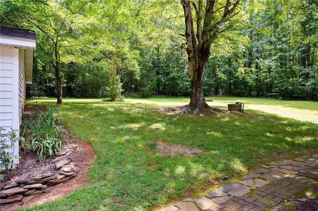 692 Beauchamp Road, Advance, NC 27006