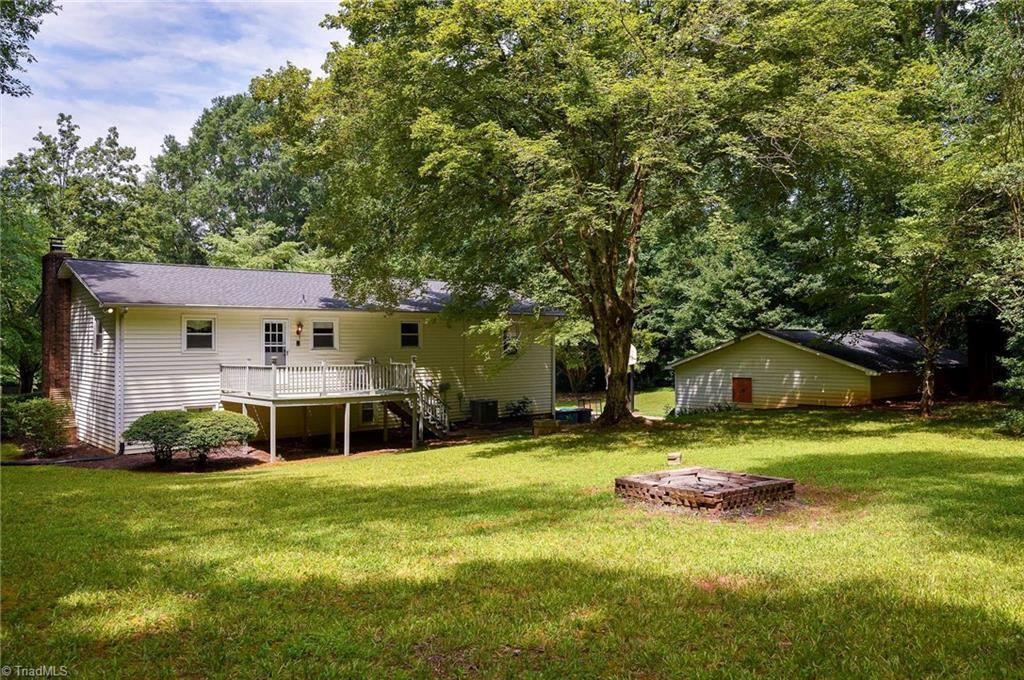 692 Beauchamp Road, Advance, NC 27006