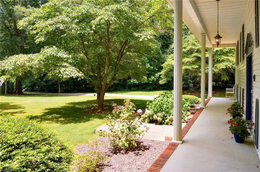 692 Beauchamp Road, Advance, NC 27006