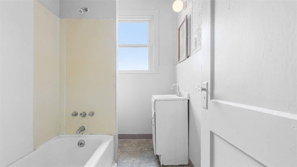 5734 Verona Rd, Verona, PA 15147