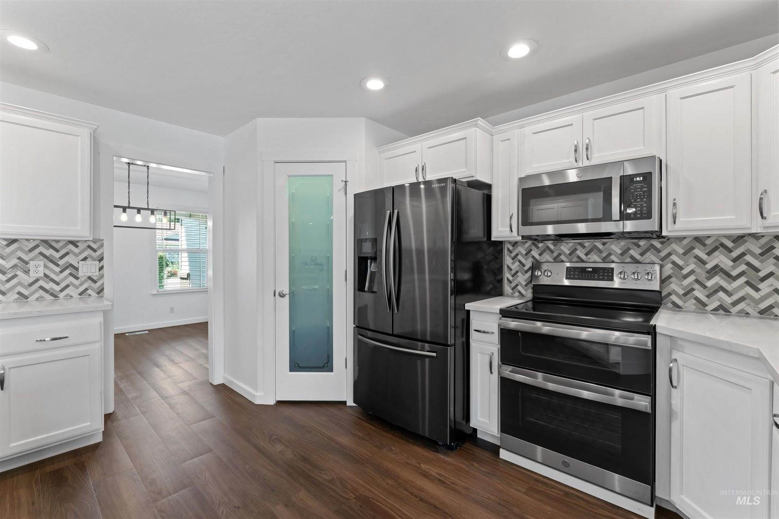 2046 E Mackay Dr, Meridian, ID 83642