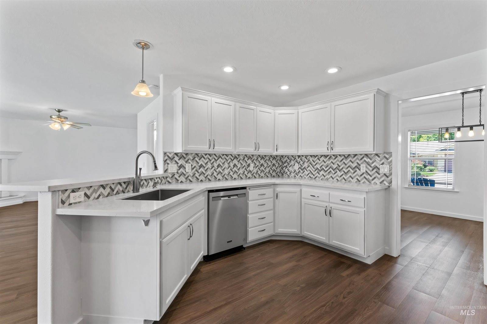 2046 E Mackay Dr, Meridian, ID 83642