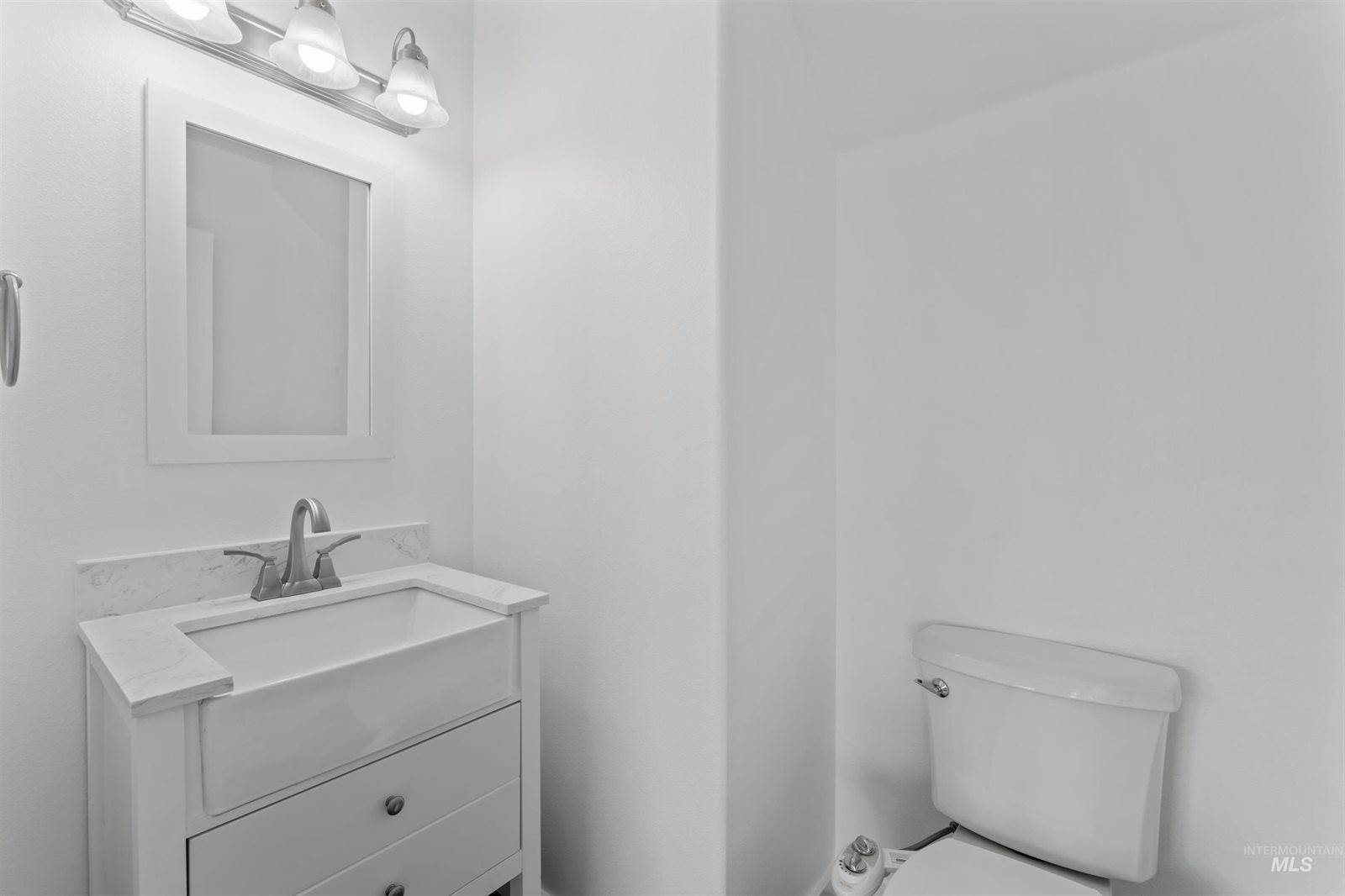 2046 E Mackay Dr, Meridian, ID 83642