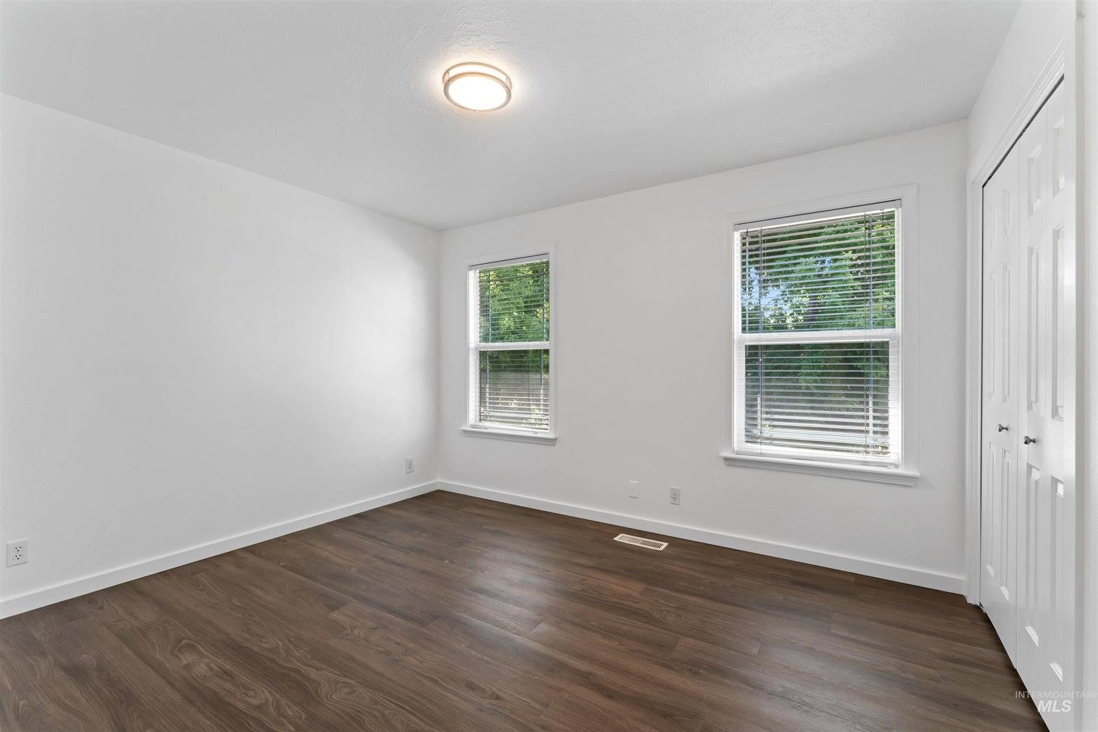 2046 E Mackay Dr, Meridian, ID 83642