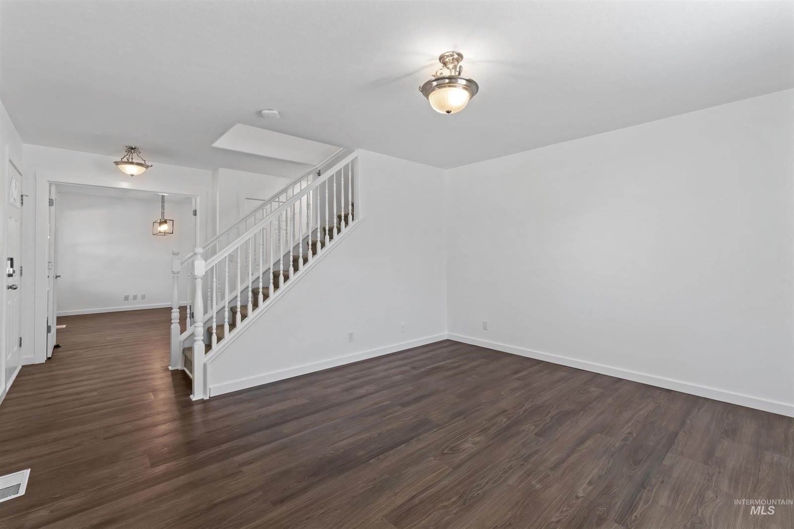 2046 E Mackay Dr, Meridian, ID 83642