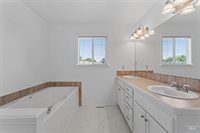 2046 E Mackay Dr, Meridian, ID 83642