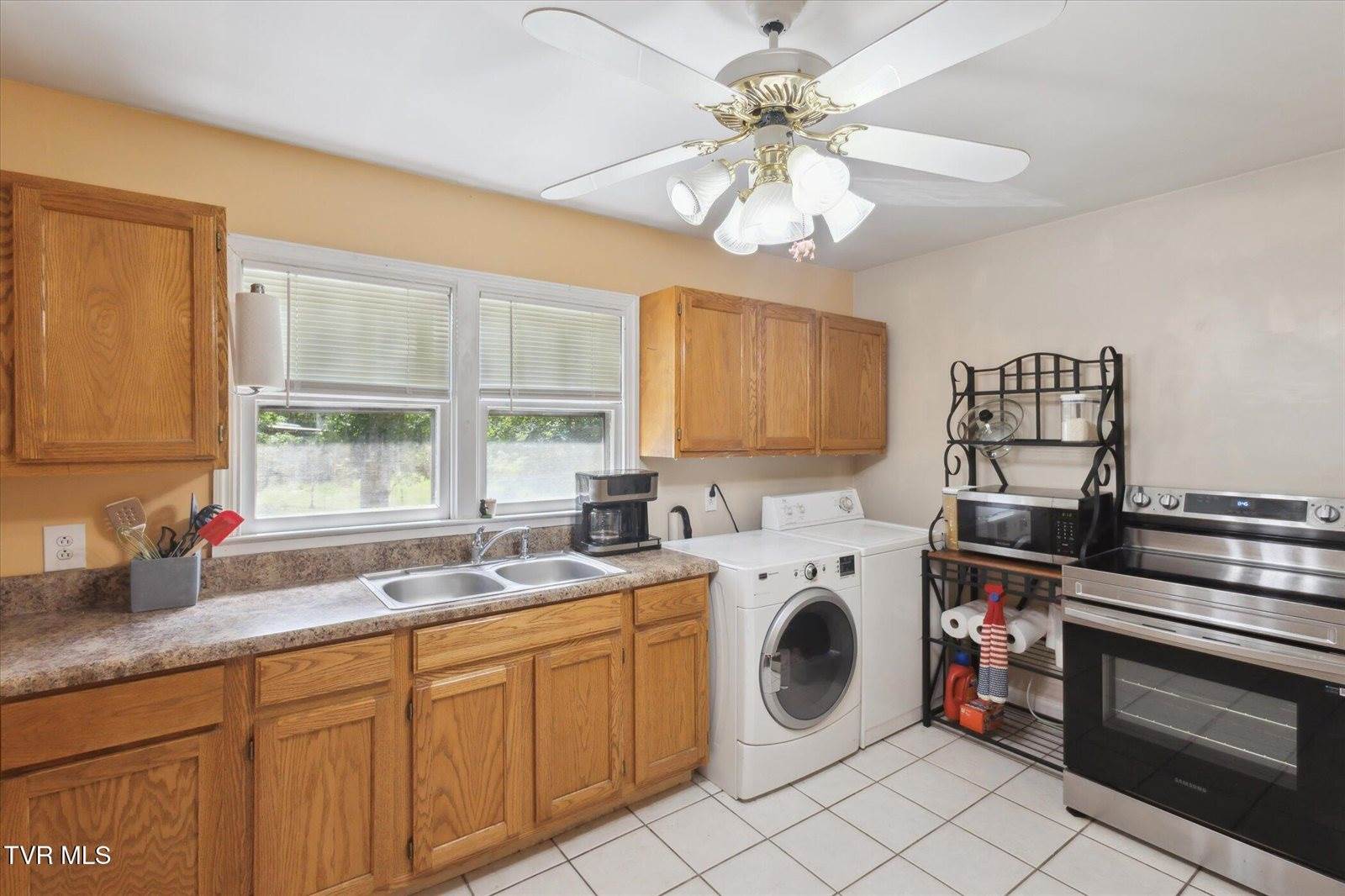 141 Oscar Banks Road, Johnson City, TN 37601