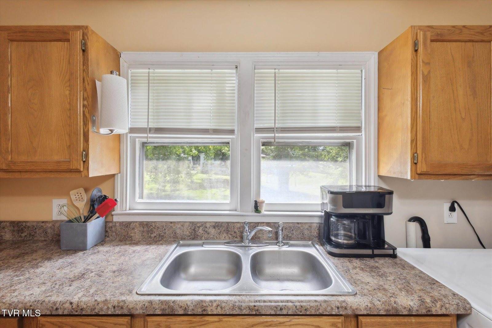 141 Oscar Banks Road, Johnson City, TN 37601