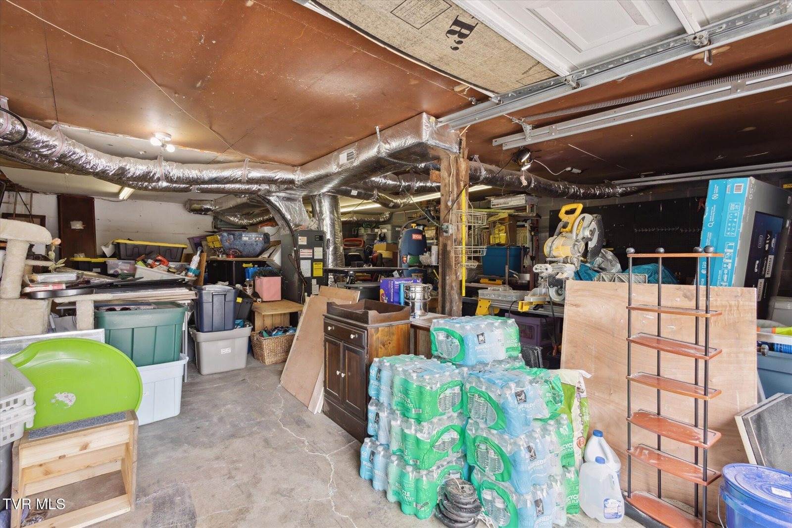 141 Oscar Banks Road, Johnson City, TN 37601