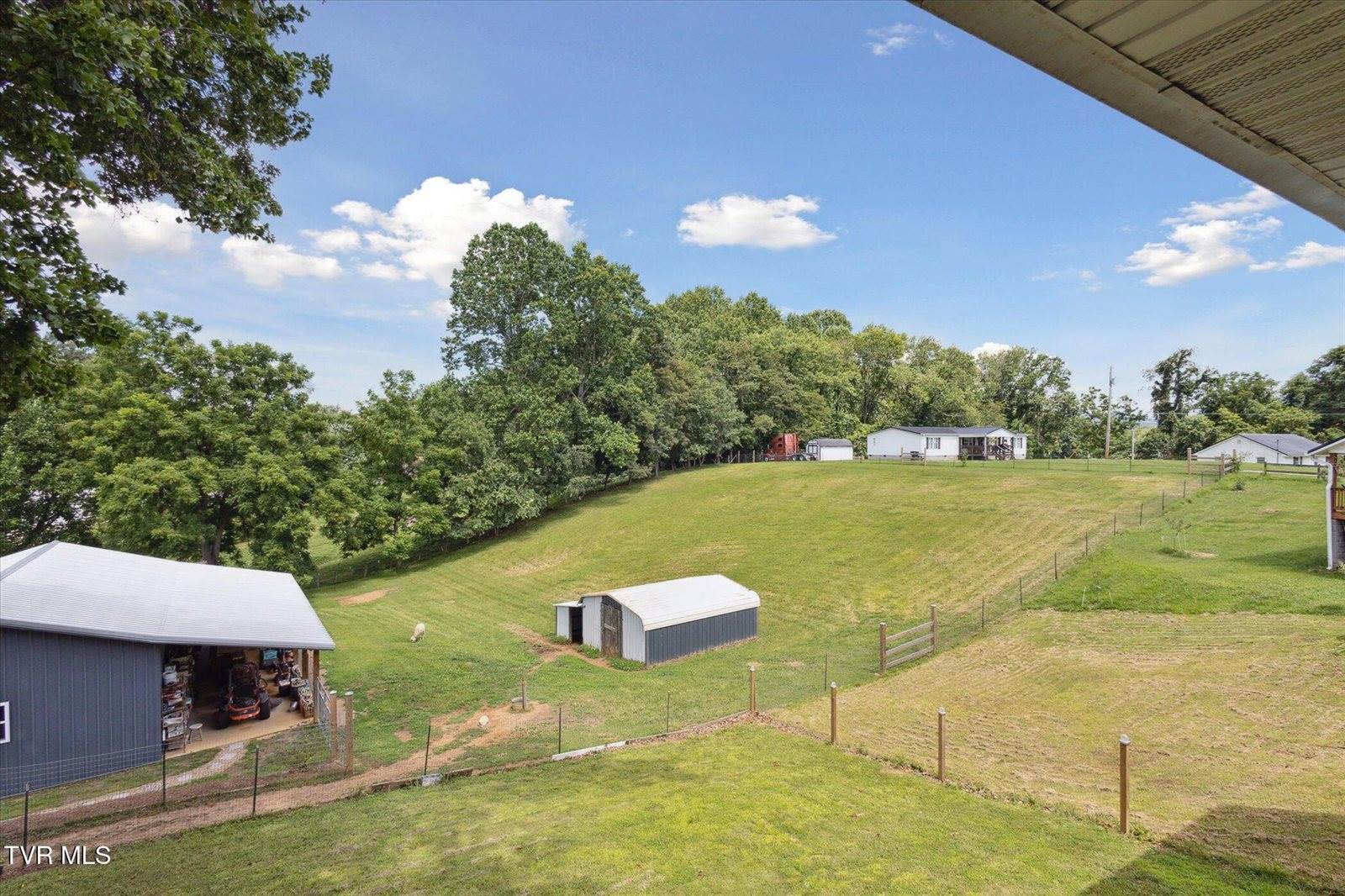 141 Oscar Banks Road, Johnson City, TN 37601