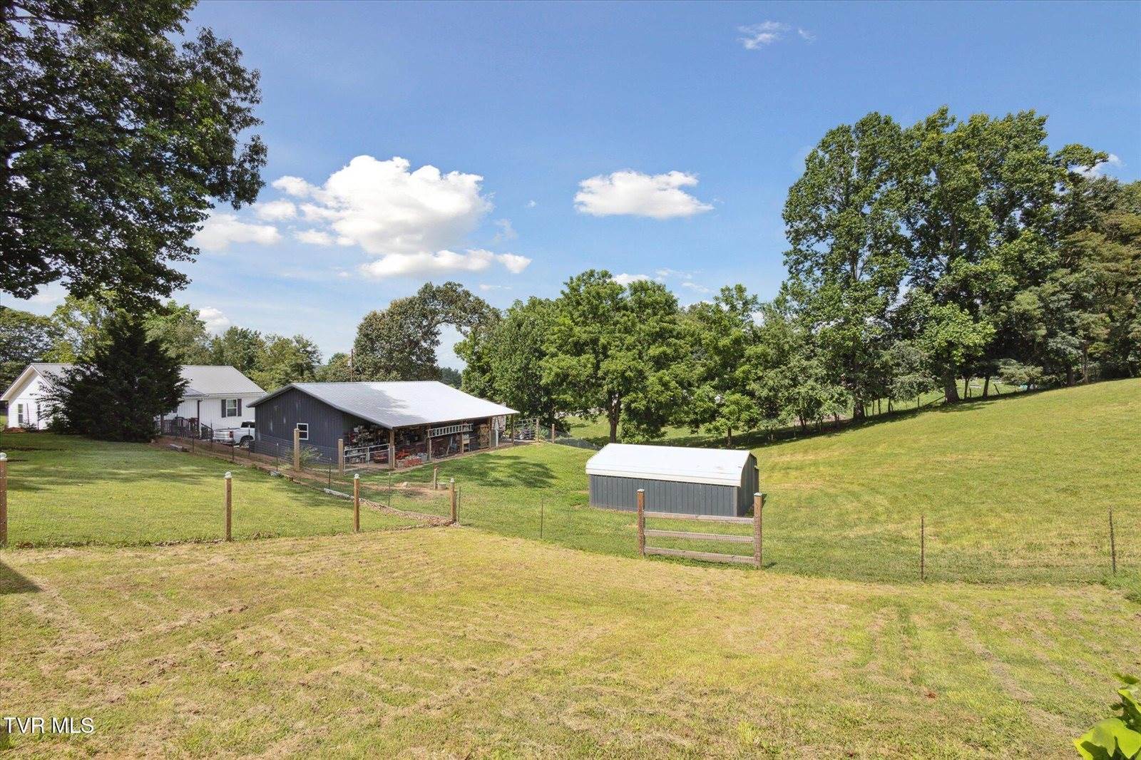 141 Oscar Banks Road, Johnson City, TN 37601