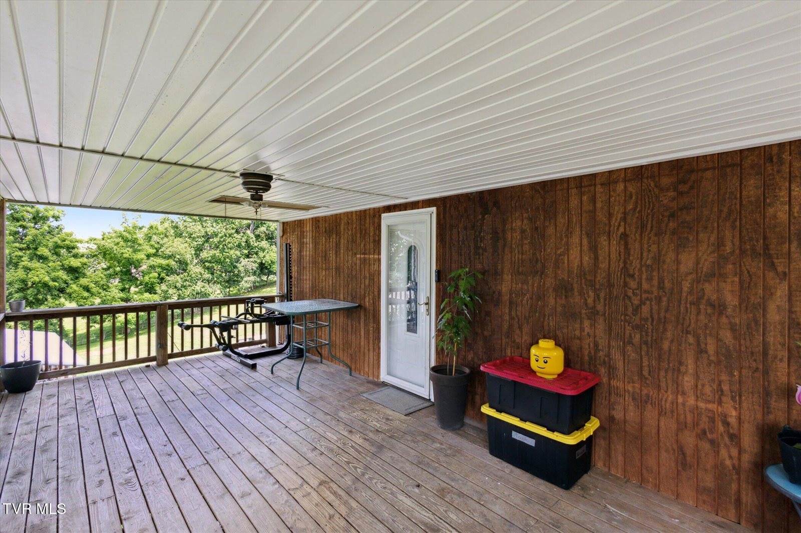 141 Oscar Banks Road, Johnson City, TN 37601