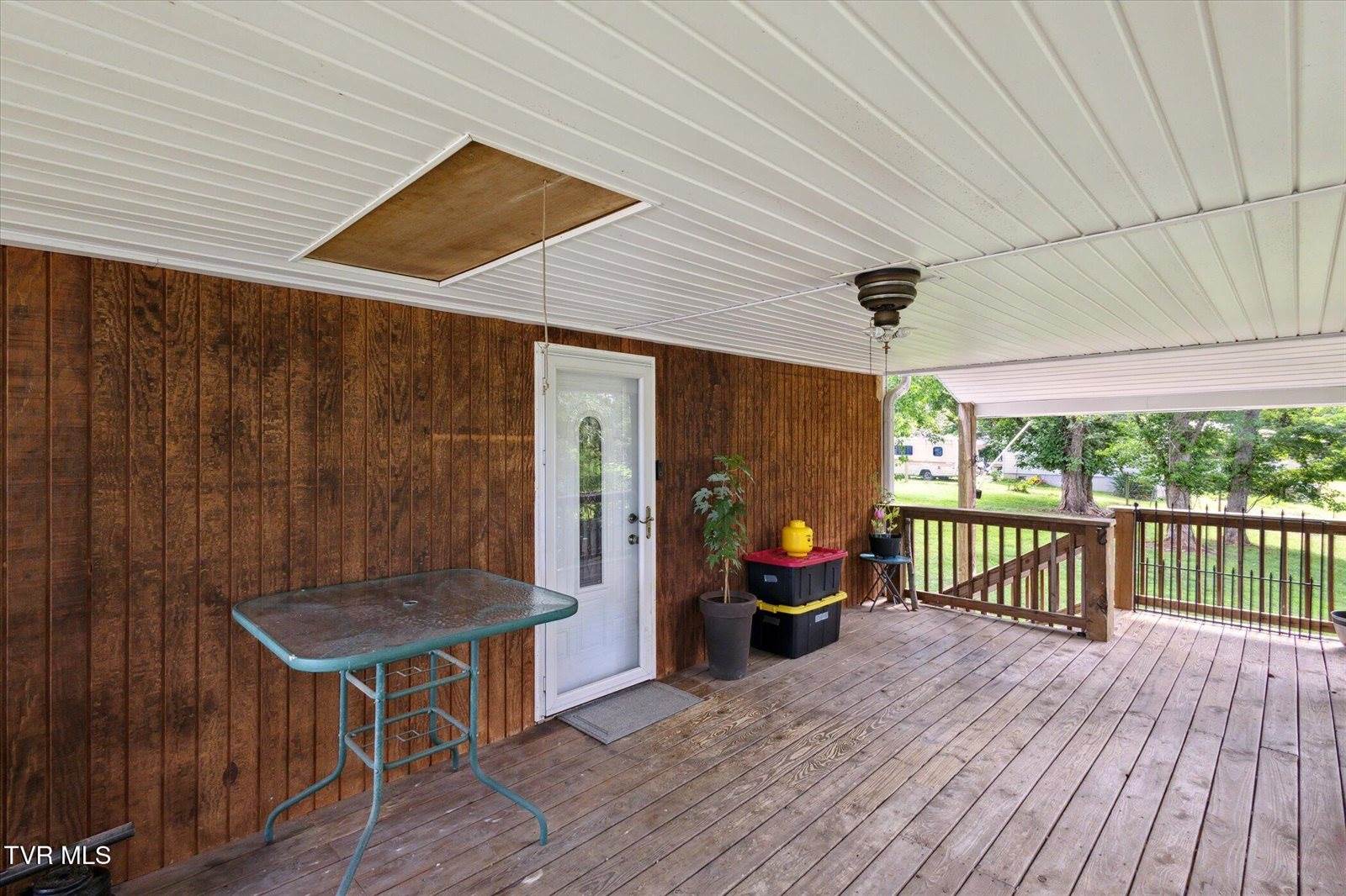 141 Oscar Banks Road, Johnson City, TN 37601