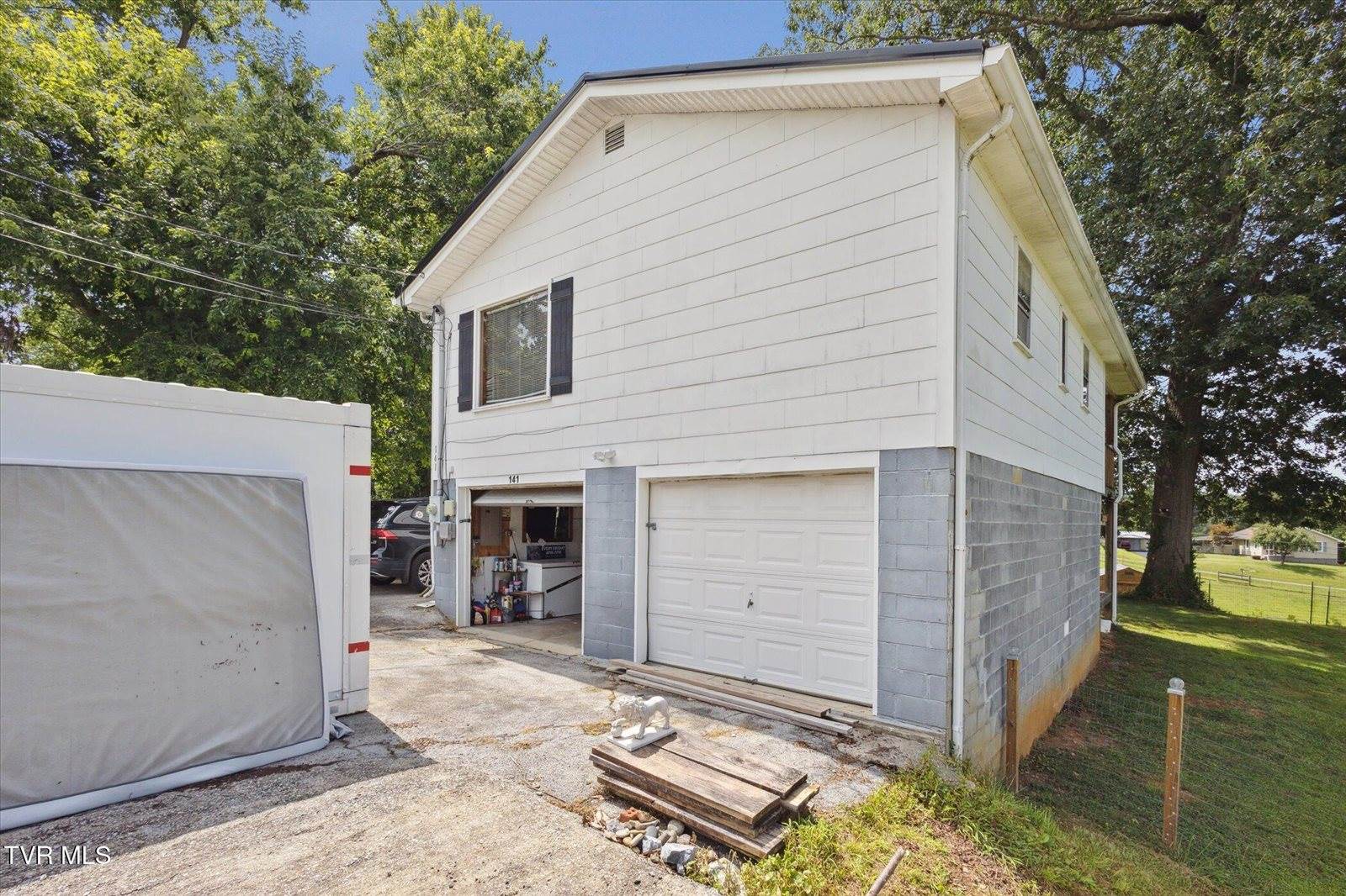 141 Oscar Banks Road, Johnson City, TN 37601