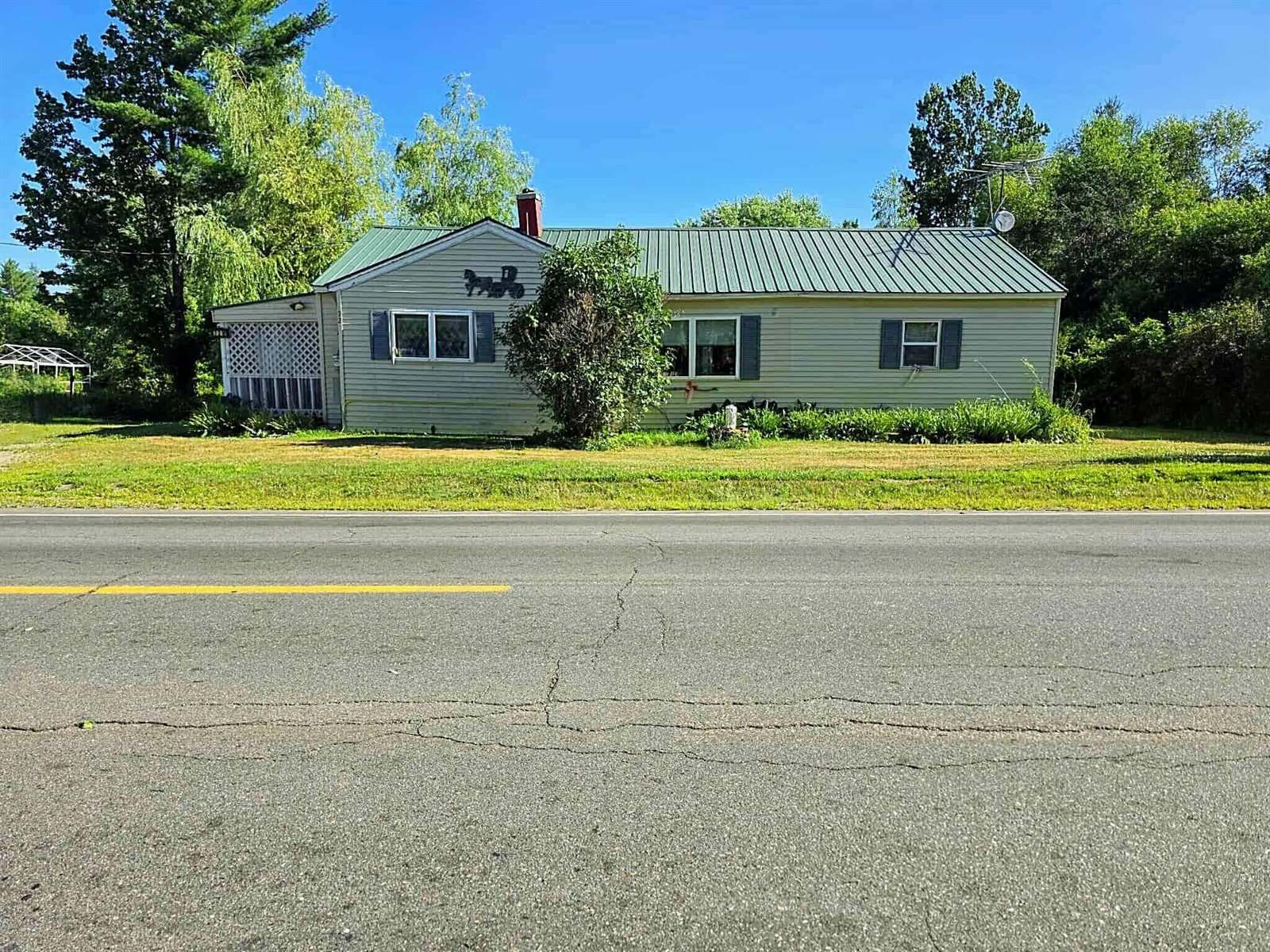 72 West Main Street, Monroe, ME 04951