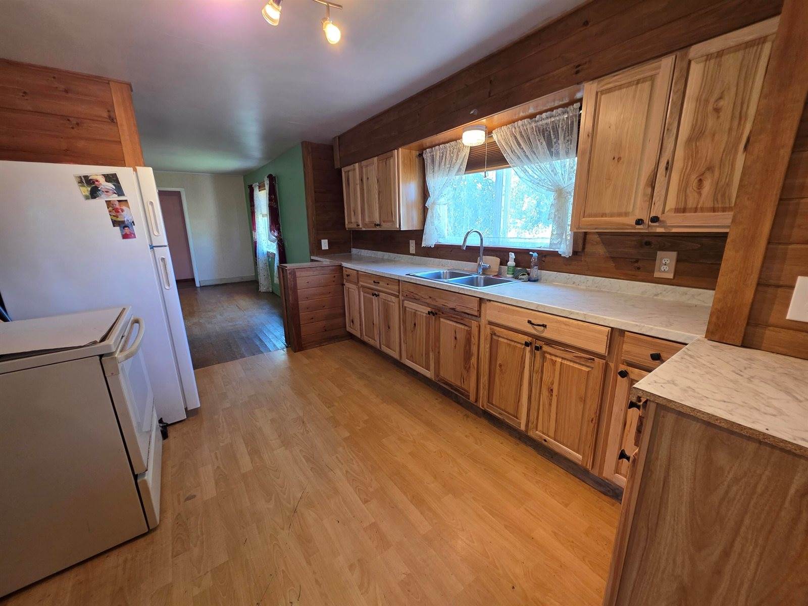 72 West Main Street, Monroe, ME 04951