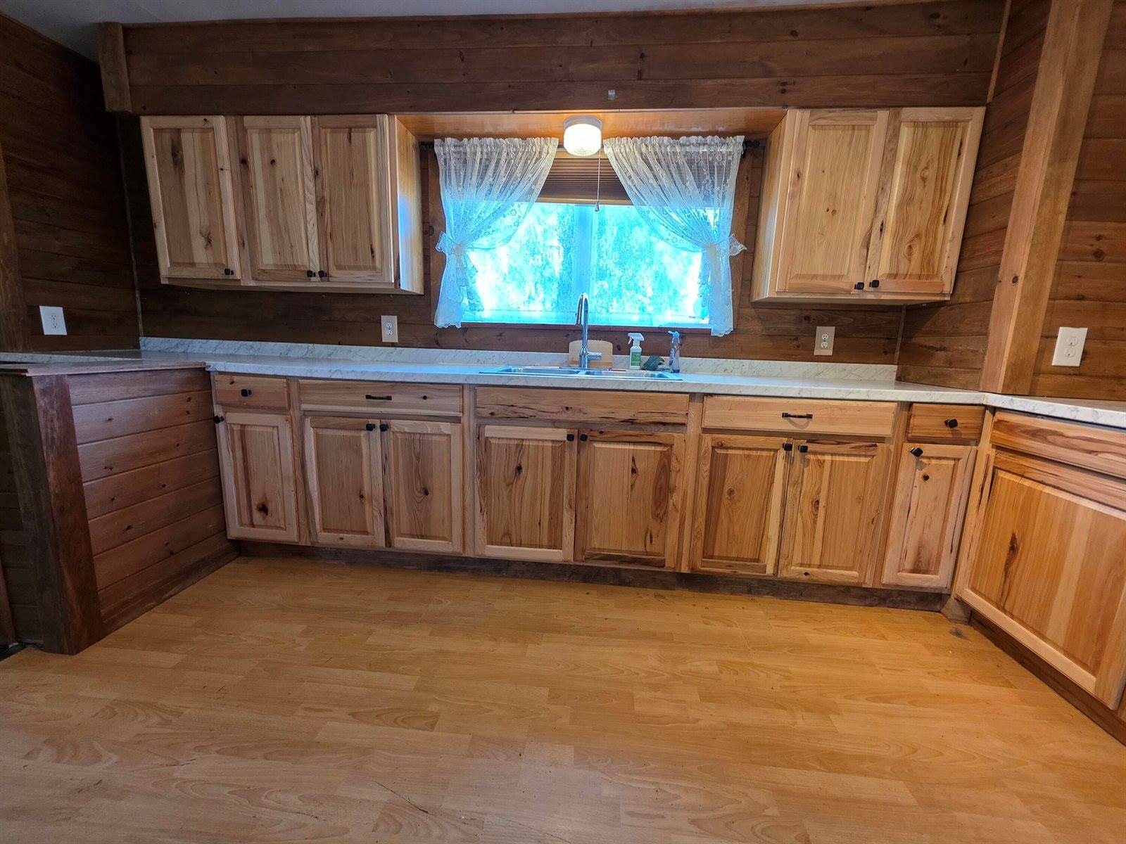 72 West Main Street, Monroe, ME 04951