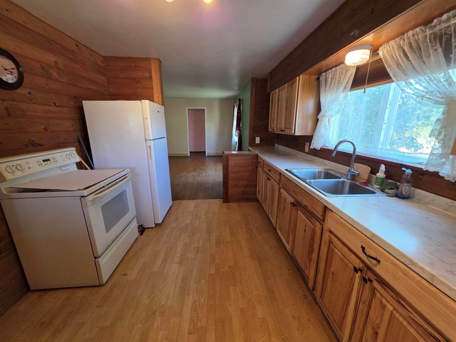 72 West Main Street, Monroe, ME 04951