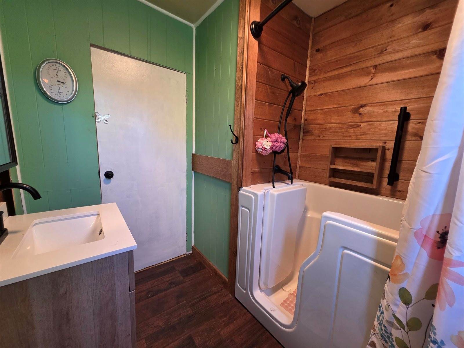 72 West Main Street, Monroe, ME 04951