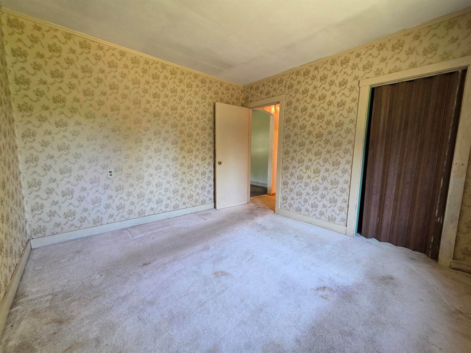 72 West Main Street, Monroe, ME 04951