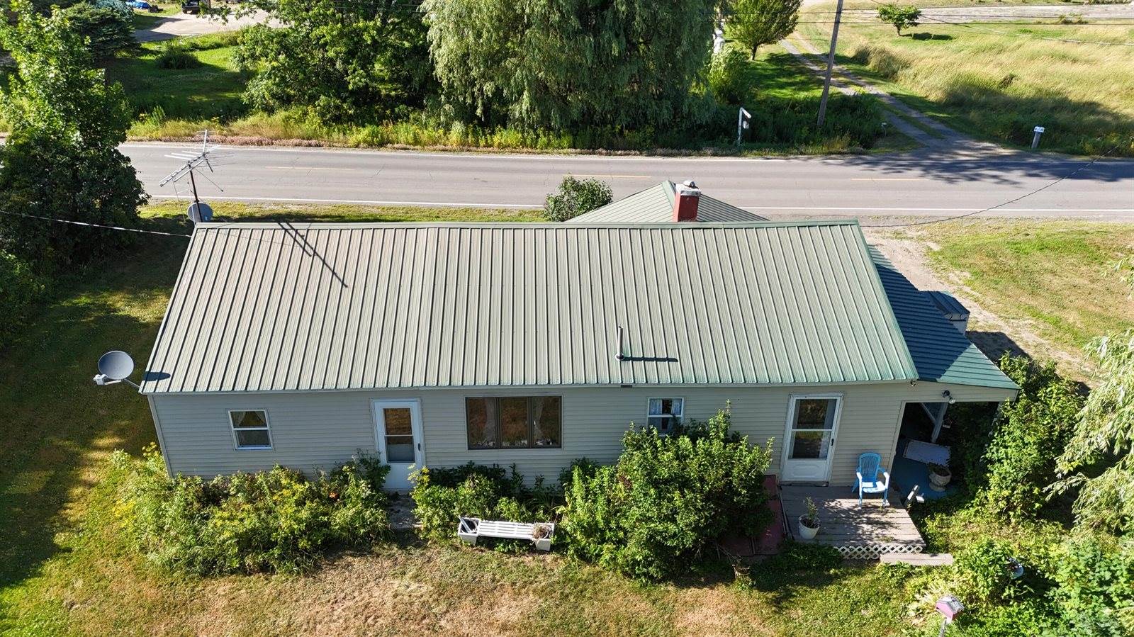 72 West Main Street, Monroe, ME 04951