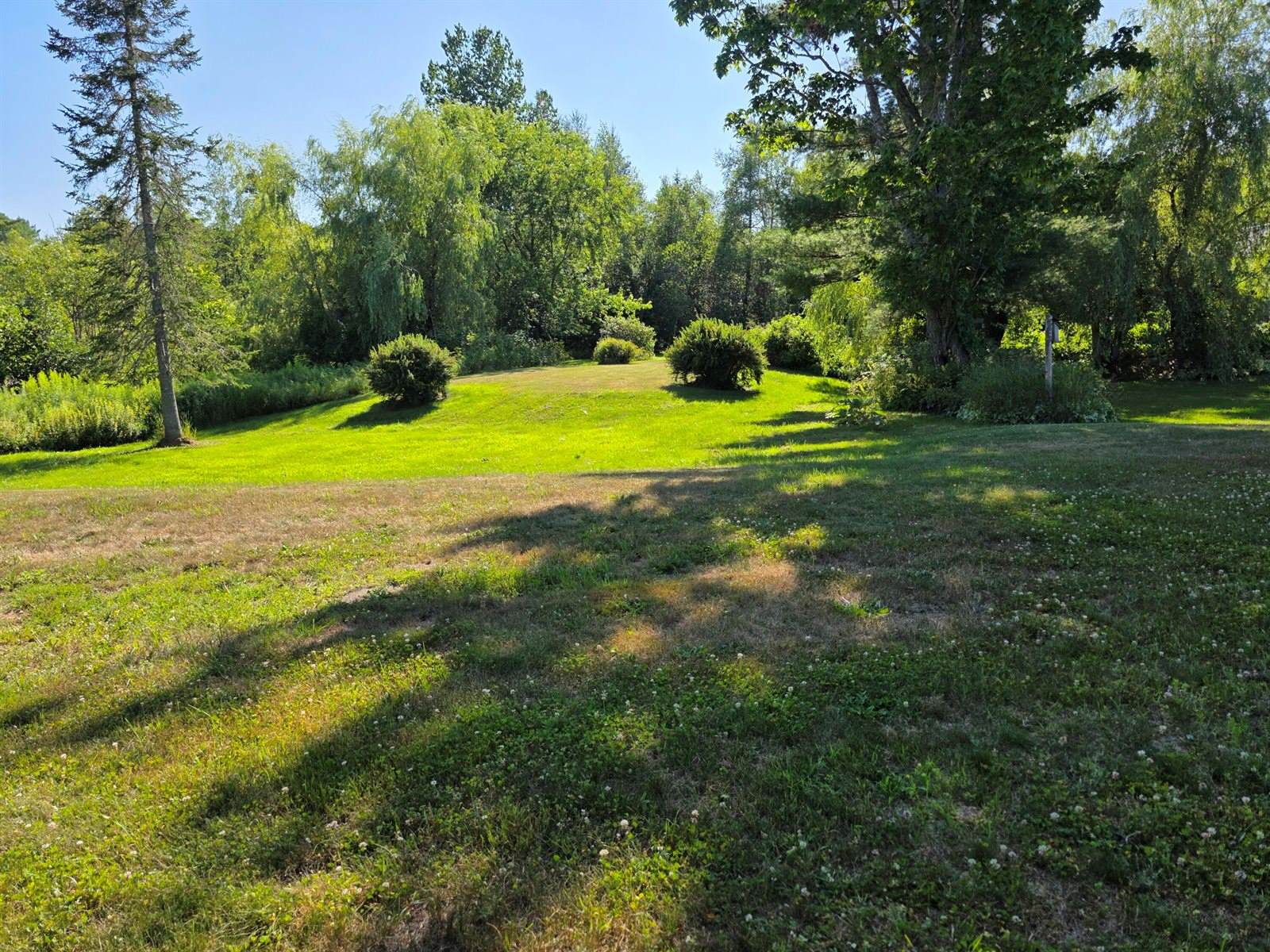 72 West Main Street, Monroe, ME 04951