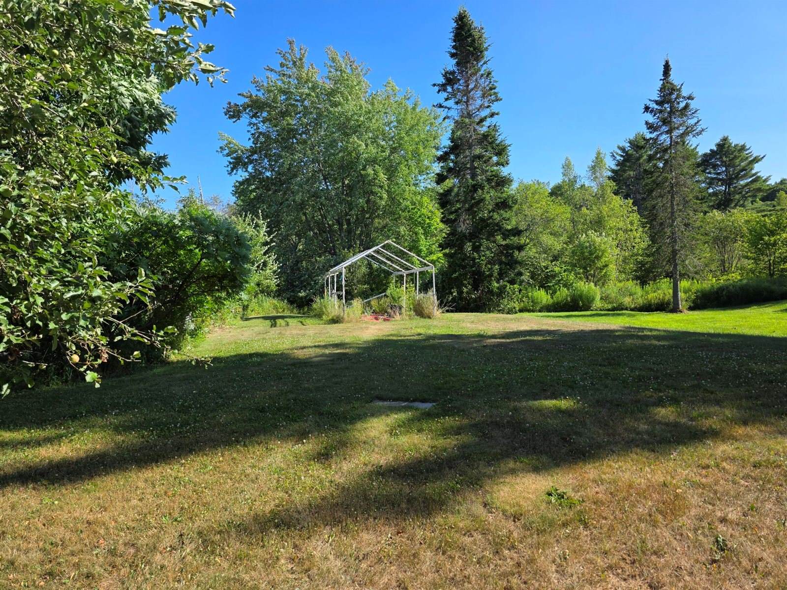 72 West Main Street, Monroe, ME 04951