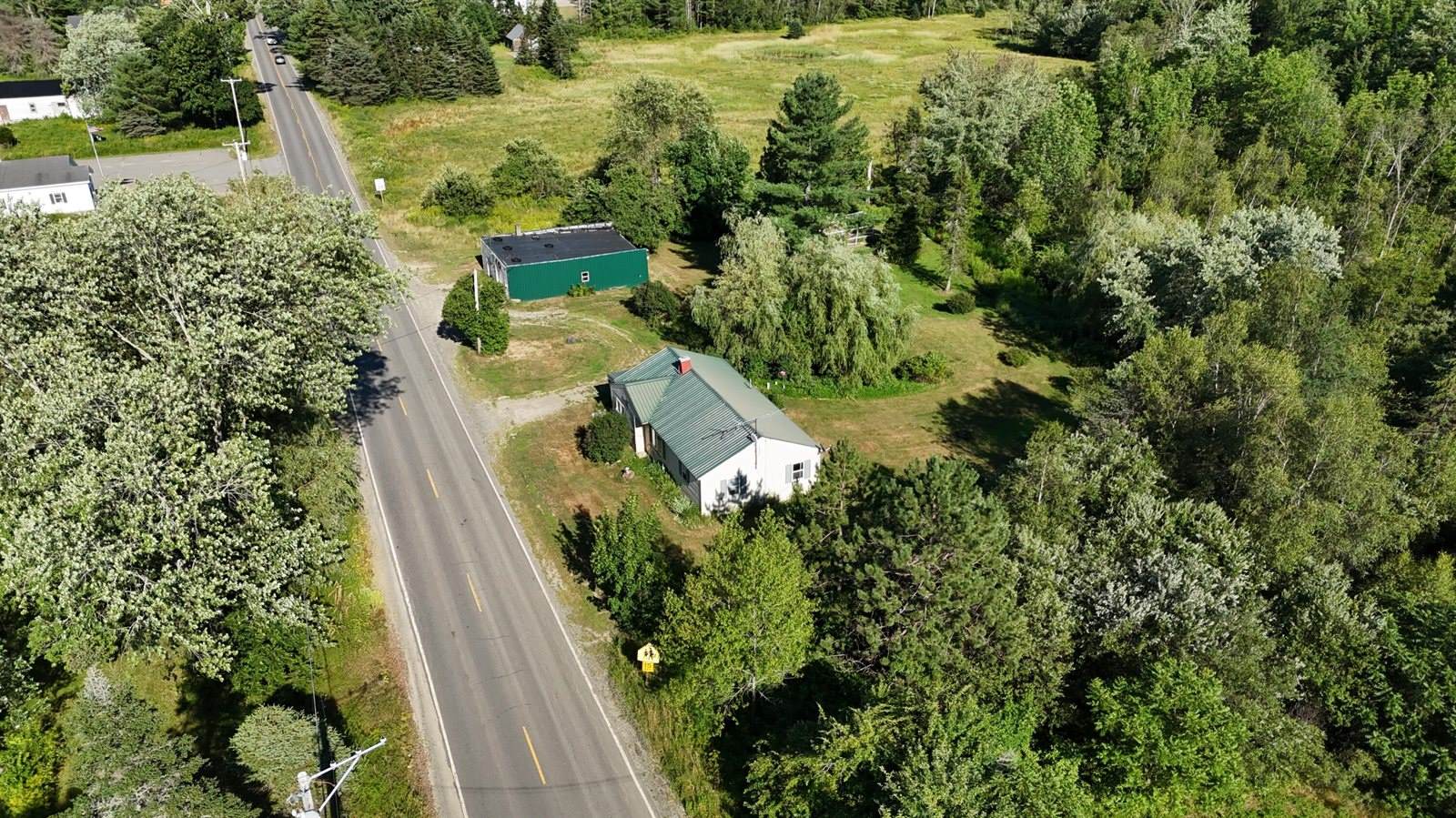 72 West Main Street, Monroe, ME 04951