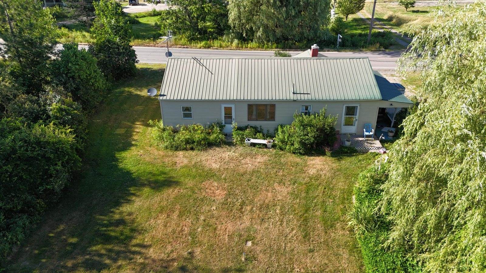 72 West Main Street, Monroe, ME 04951