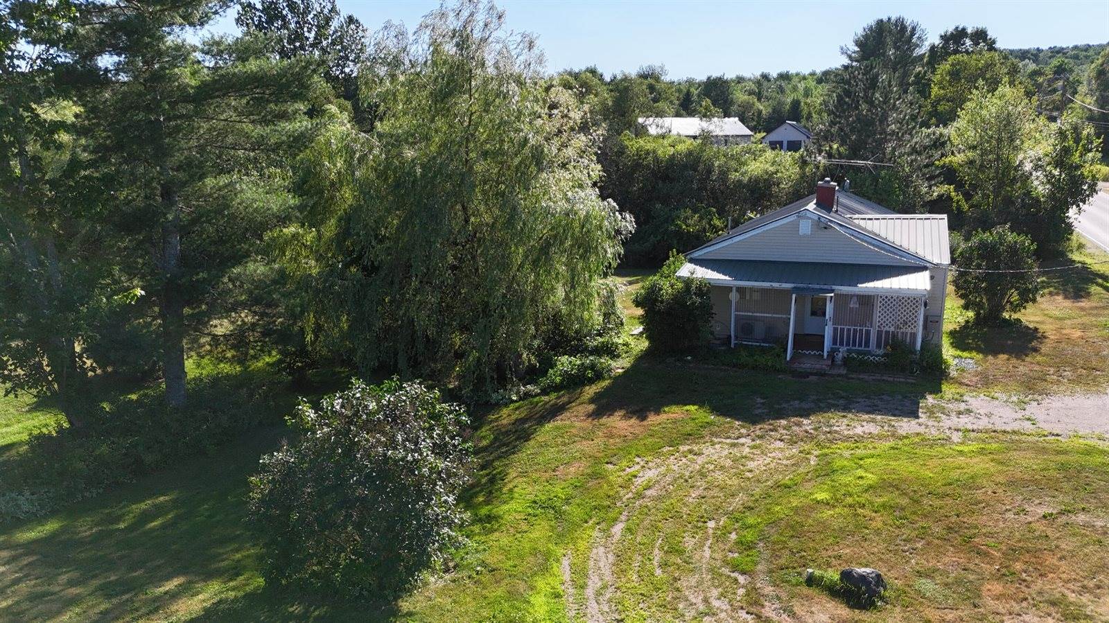 72 West Main Street, Monroe, ME 04951